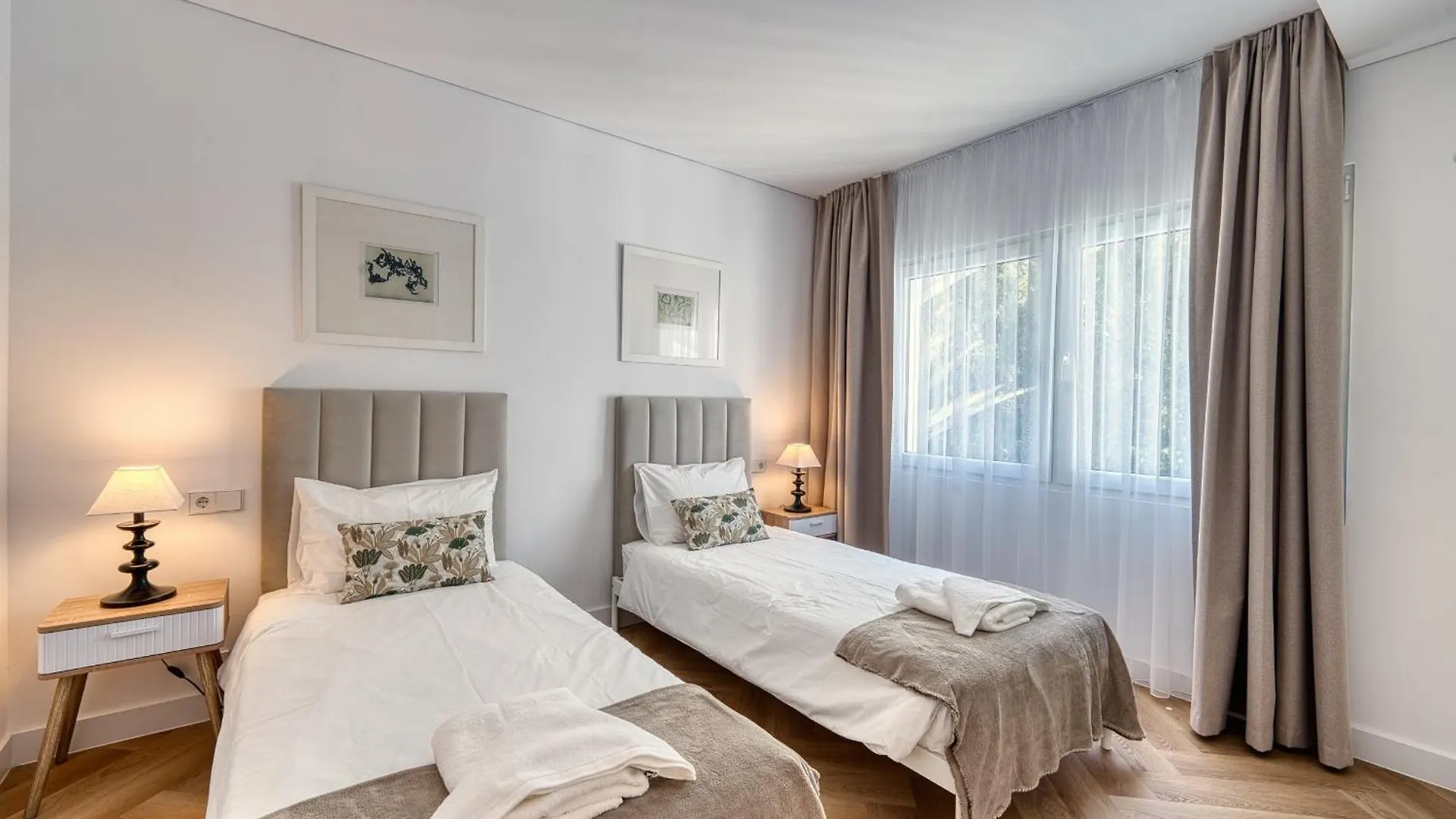 1081 Beachfront Penthouse Jacuzzi Roofterace Lounge Wifi Marbella