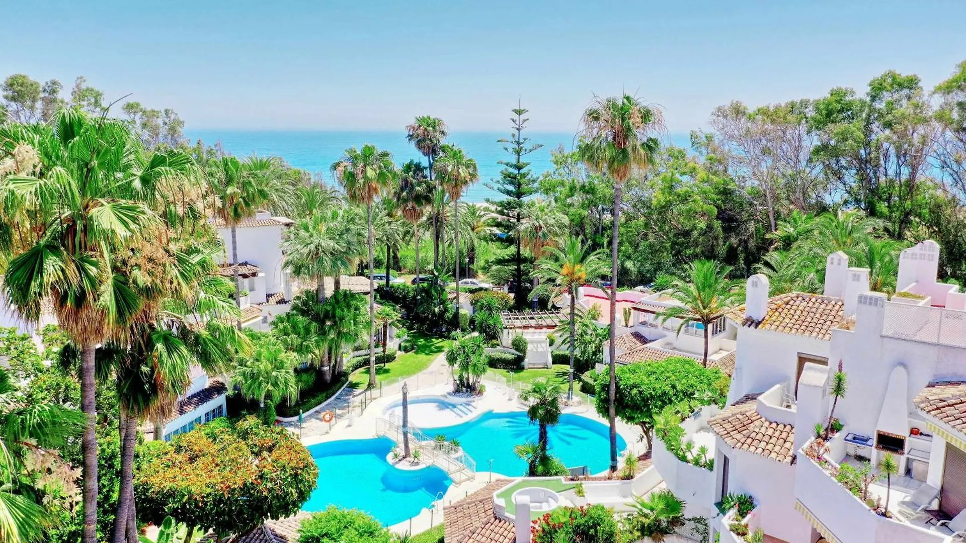 1081 Beachfront Penthouse Jacuzzi Roofterace Lounge Wifi Marbella