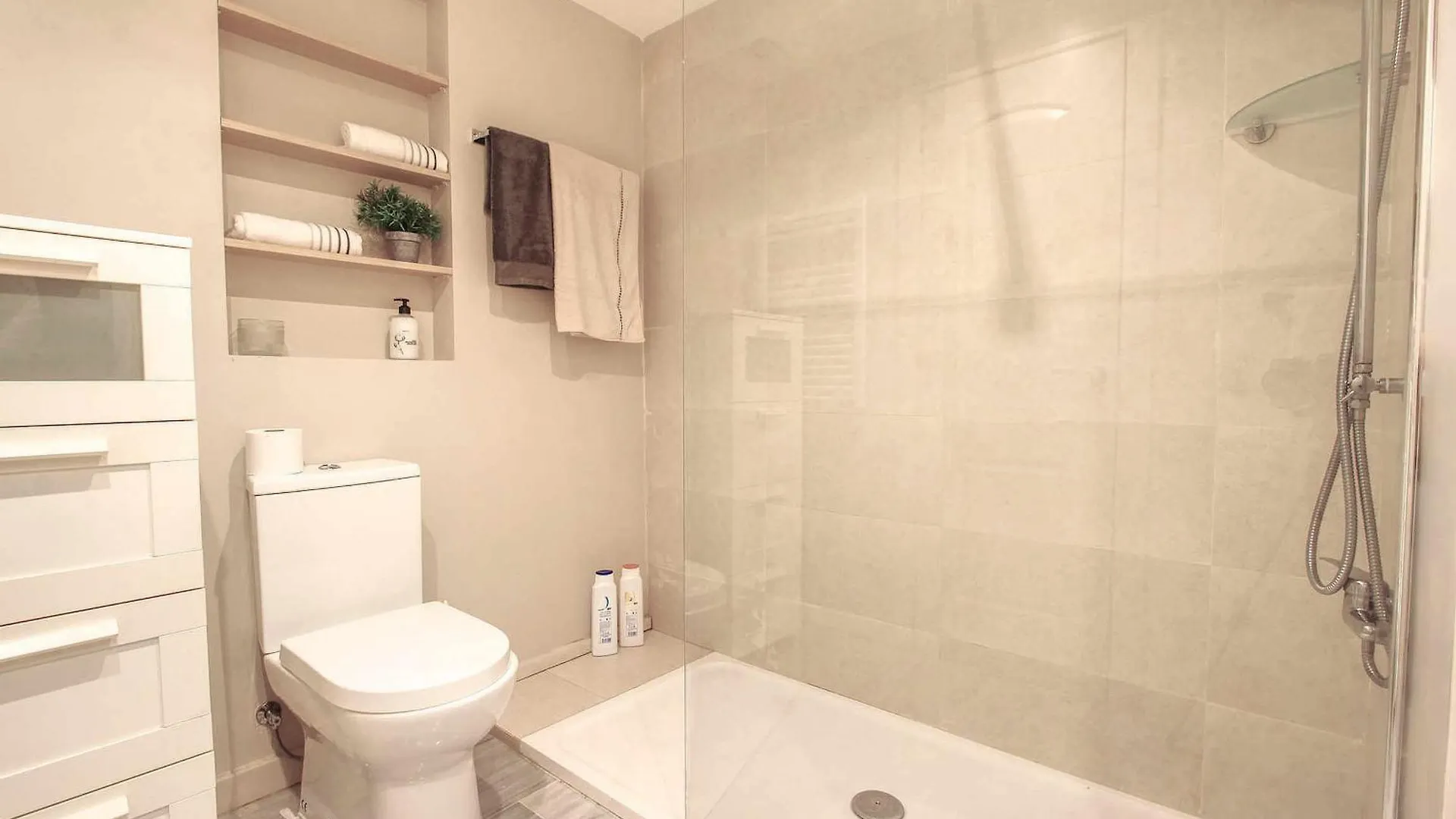 Apartment 1081 Beachfront Penthouse Jacuzzi Roofterace Lounge Wifi Marbella