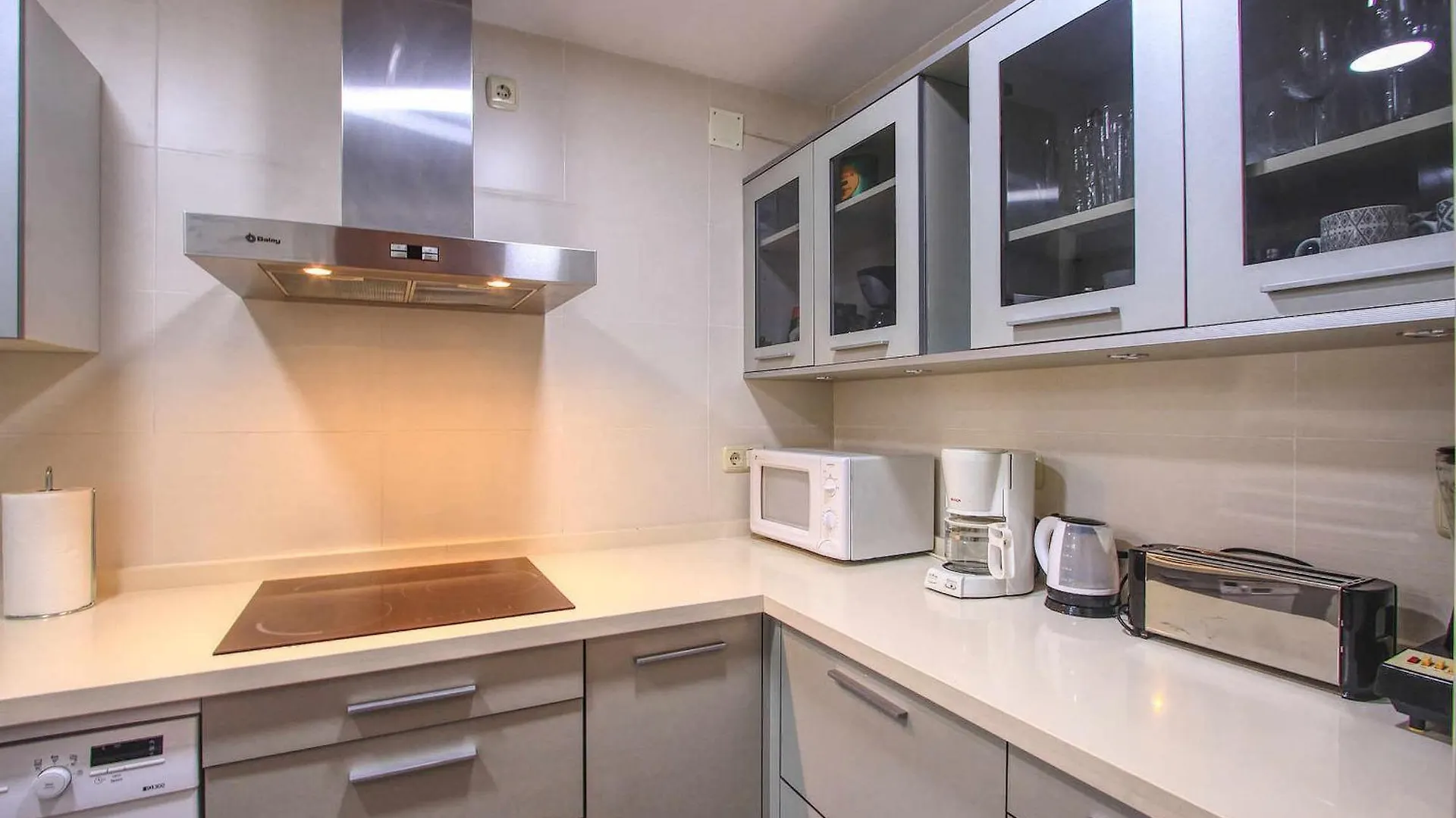 1081 Beachfront Penthouse Jacuzzi Roofterace Lounge Wifi Marbella
