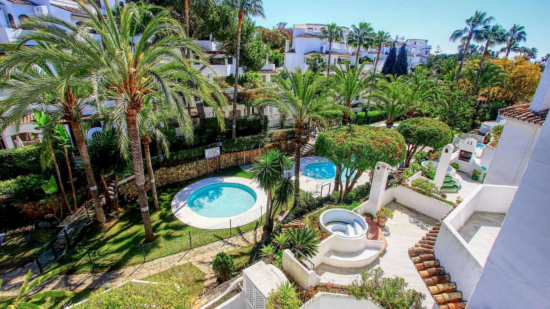 Apartment 1081 Beachfront Penthouse Jacuzzi Roofterace Lounge Wifi Marbella