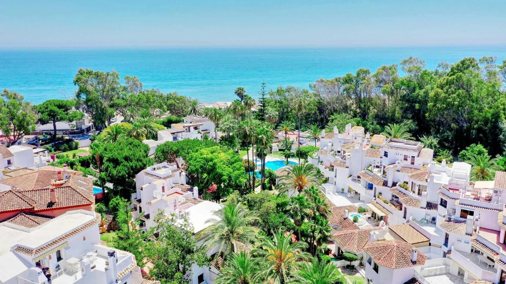 Apartment 1081 Beachfront Penthouse Jacuzzi Roofterace Lounge Wifi Marbella