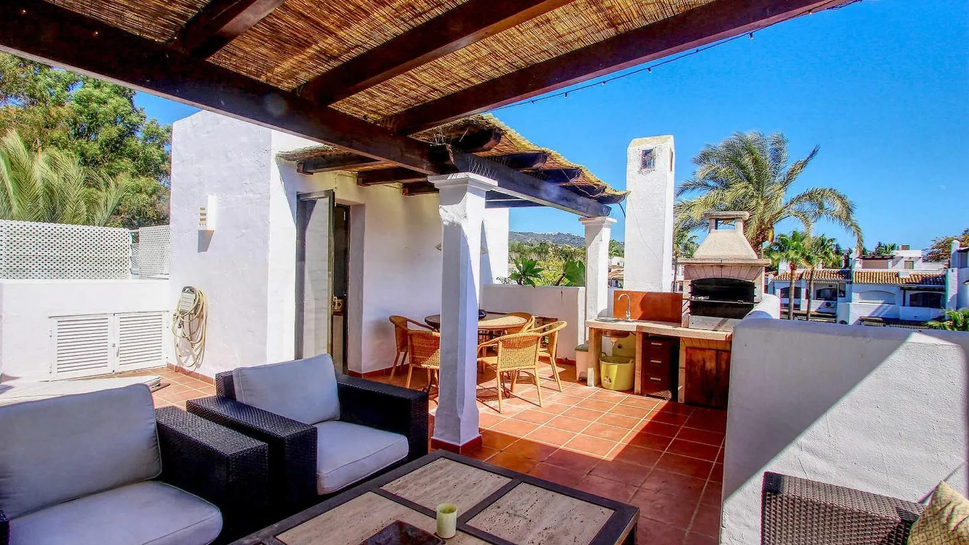 1081 Beachfront Penthouse Jacuzzi Roofterace Lounge Wifi Marbella