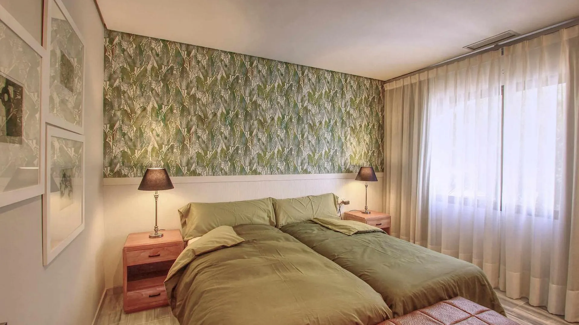 1081 Beachfront Penthouse Jacuzzi Roofterace Lounge Wifi Marbella