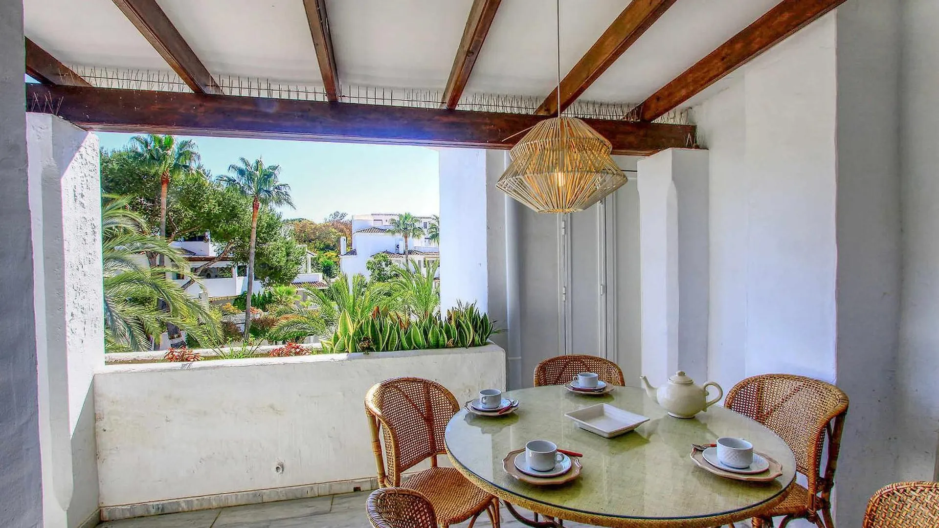 1081 Beachfront Penthouse Jacuzzi Roofterace Lounge Wifi Marbella 0*,  Spain