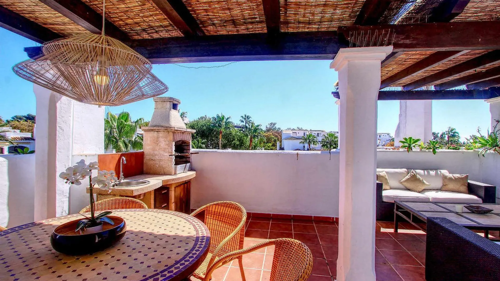 1081 Beachfront Penthouse Jacuzzi Roofterace Lounge Wifi Marbella Apartment